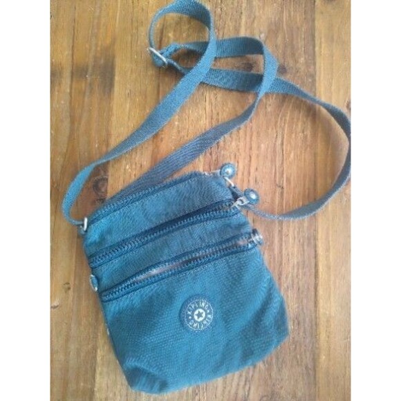 Genuine Kipling Alvar Keiko Small Triple Zip ConvertibleCrossbody Outdoor Vegan - Picture 1 of 6